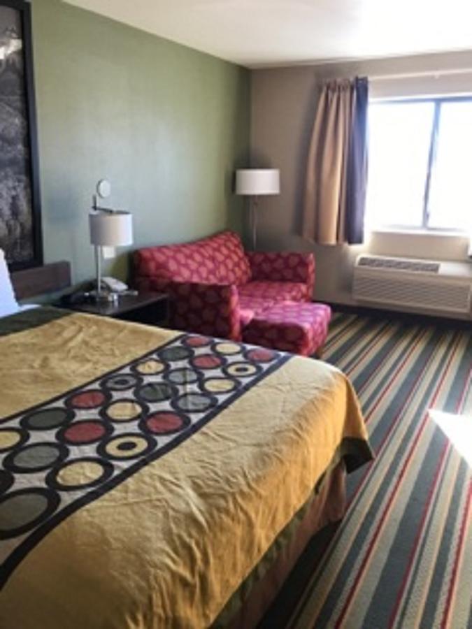 Hotel Super 8 By Wyndham 3*