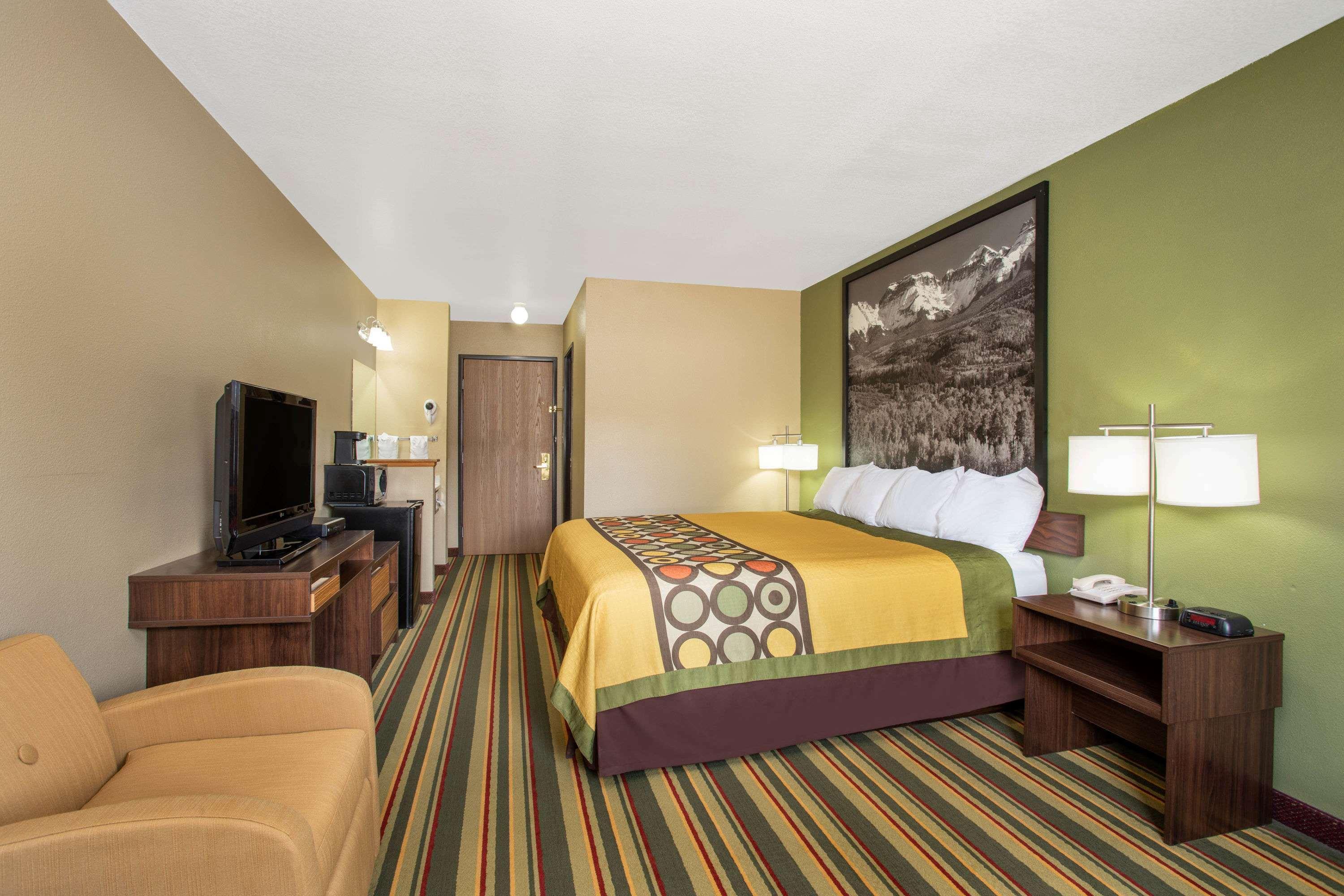 Hotel Super 8 By Wyndham 3*